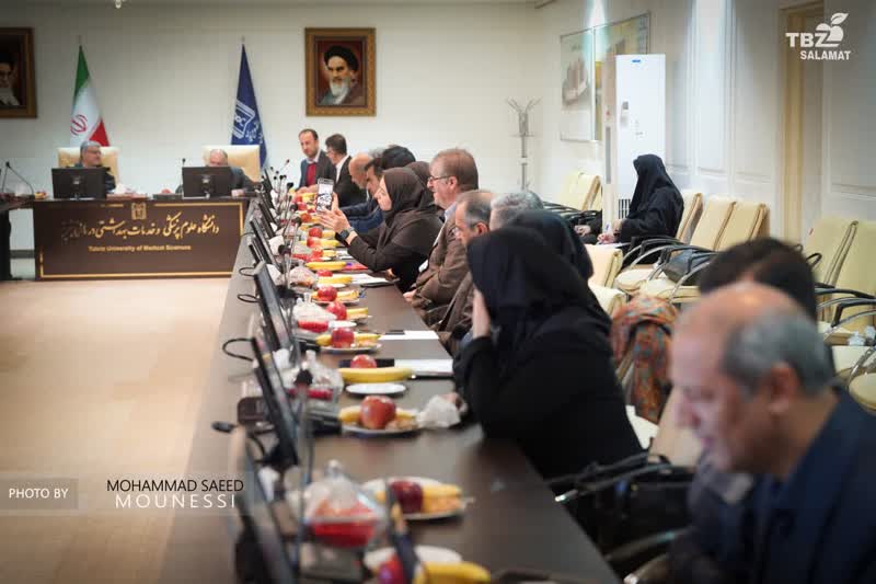 دکتر ادیب کیا: دانشگاه علوم پزشکی تبریز با برخورداری از رتبه دوم کشوری در عرصه فناوری آماده همکاری گسترده با پلیس راهور برای کاهش مرگ‌ومیر ناشی از تصادفات است.