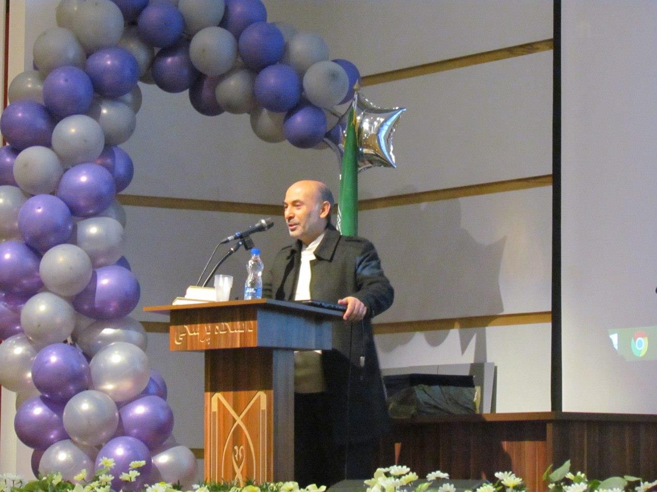  عبور از مرز کمیت گرایی به کیفیت و علم به فناوری، دو گذر تعیین کننده‌ در جامعه امروز است