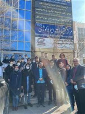 اولین بازدید دانشجویان دانشگاه علوم پزشکی تبریز از آزمایشگاه جامع تحقیقات به مناسبت هفته پژوهش، فناوری و کارآفرینی