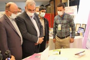 بازدید وزیر بهداشت از نمایشگاه جانبی