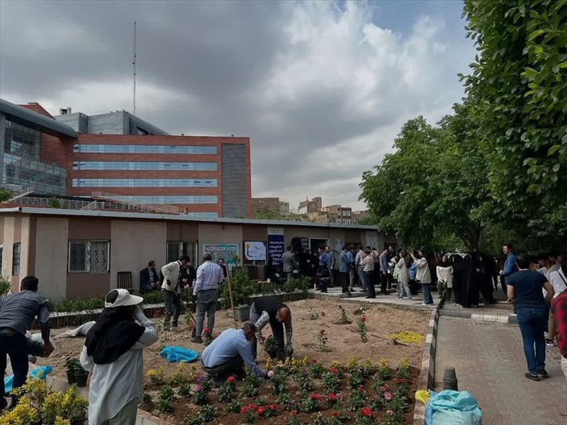 کاشت درخت سرو آزادی به میمنت سالروز آزادی خرمشهر همزمان با مراسم درختکاری و ایجاد فضای سبز